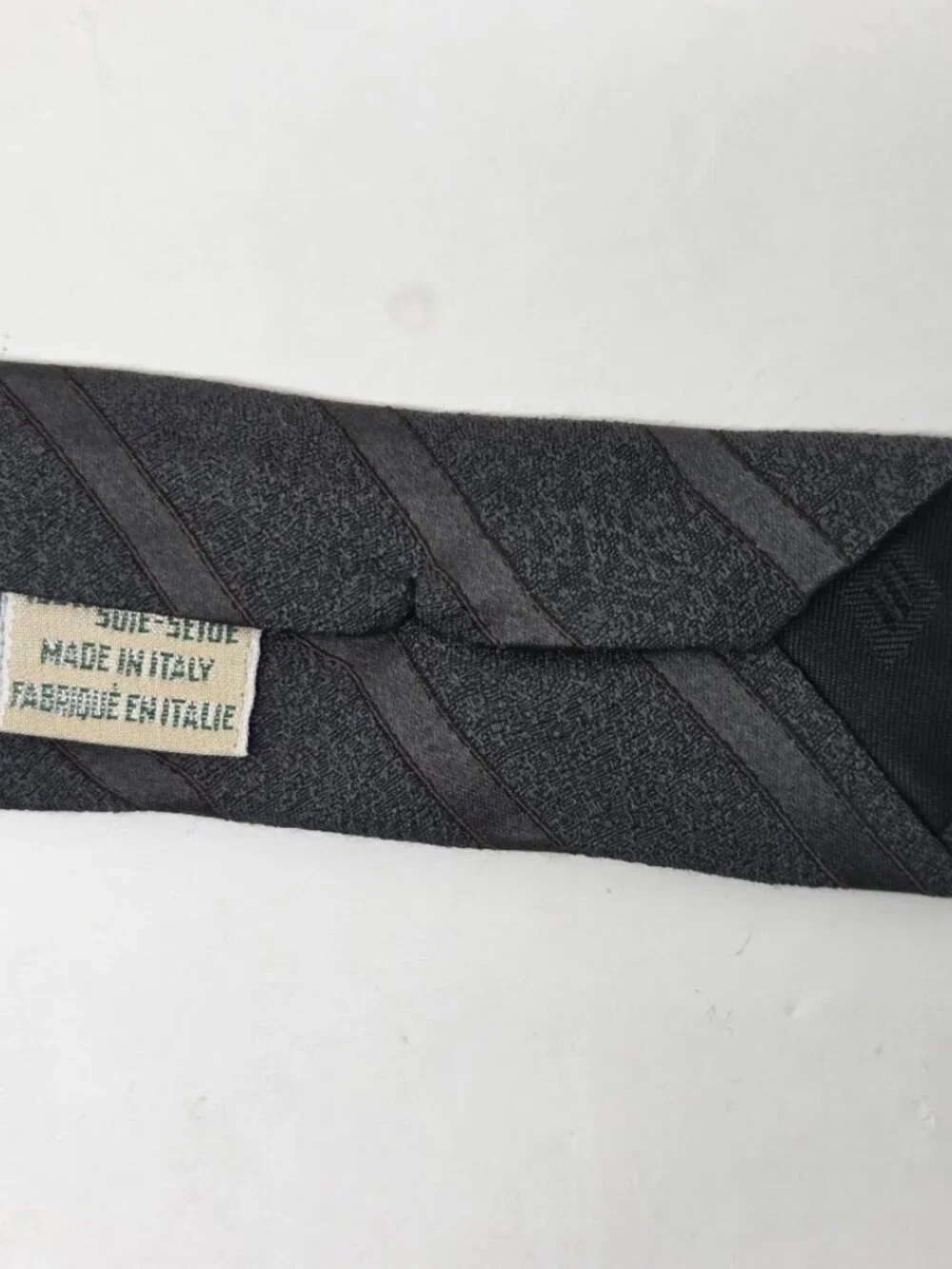 100% Silk Joseph Abboud Gray Silk Necktie Diagonal Stripe 57in Tie Made In Italy